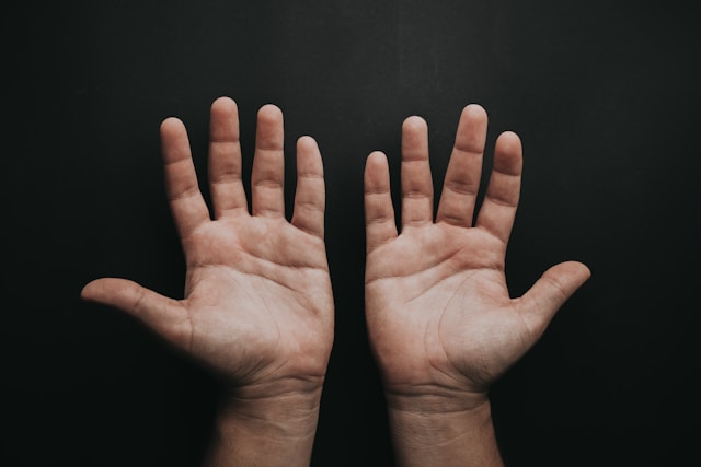 Episode 631 – MM – 222 – Turn your palms up and pause